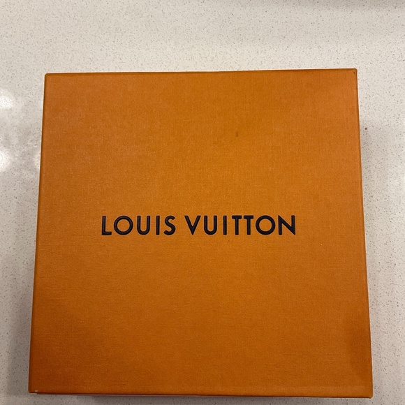 Black Men’sLouis Vuitton Belt size 110/44